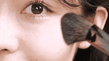 霜+隔离+粉底+身体乳一招亮白更显年轻AG真人百家家乐平台994瓶！1瓶=面(图10)